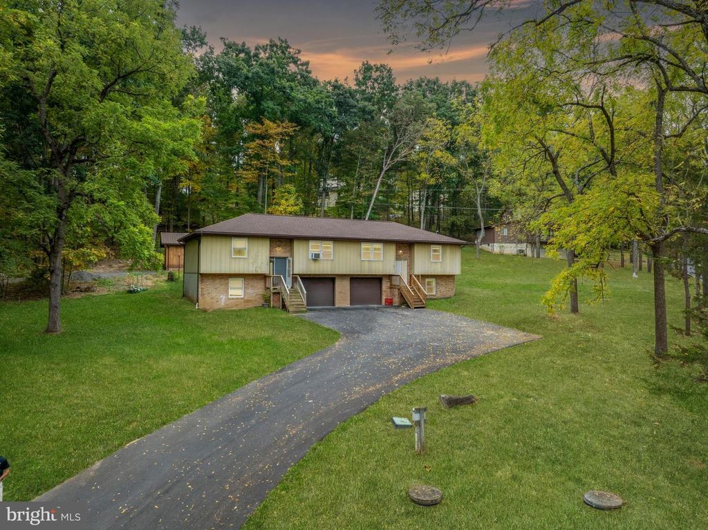 1001 & 1003 ELLMAN LN, State College, PA 16801