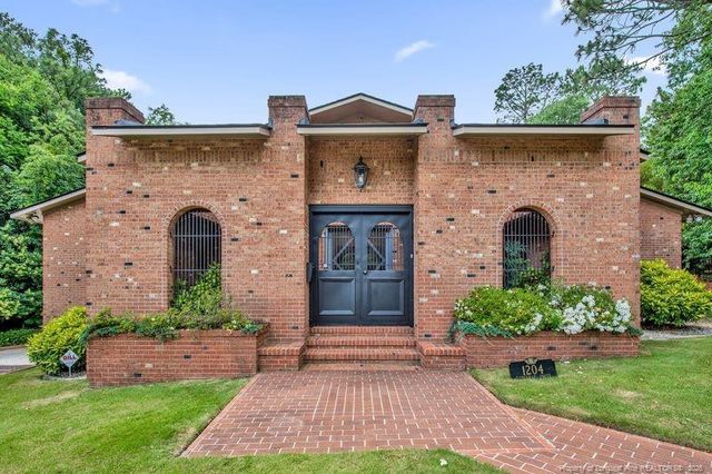 1204 Longleaf Drive, Fayetteville, NC 28305