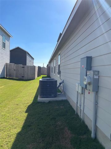 212 Marty Allen LOOP, Jarrell, TX 76537