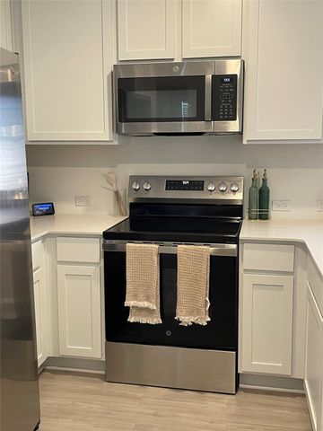 212 Marty Allen LOOP, Jarrell, TX 76537