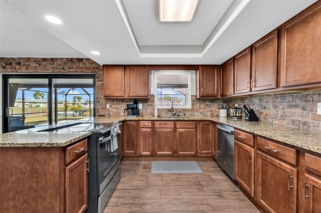 18 ANNAPOLIS LANE, Rotonda West, FL 33947