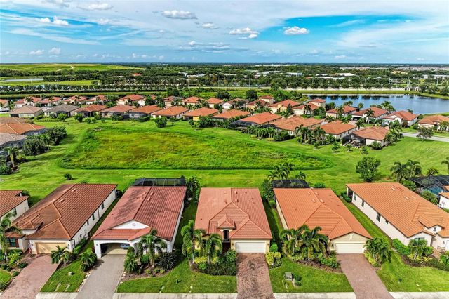 10221 LOCH LOMOND DRIVE, Bradenton, FL 34211