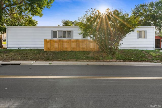 2001 Moselle Street, Denver, CO 80260