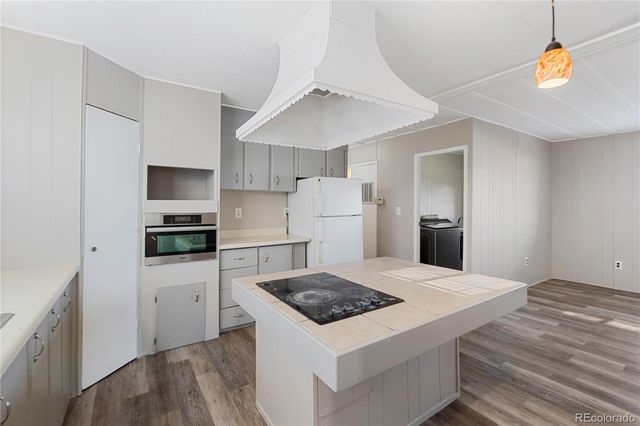 2001 Moselle Street, Denver, CO 80260