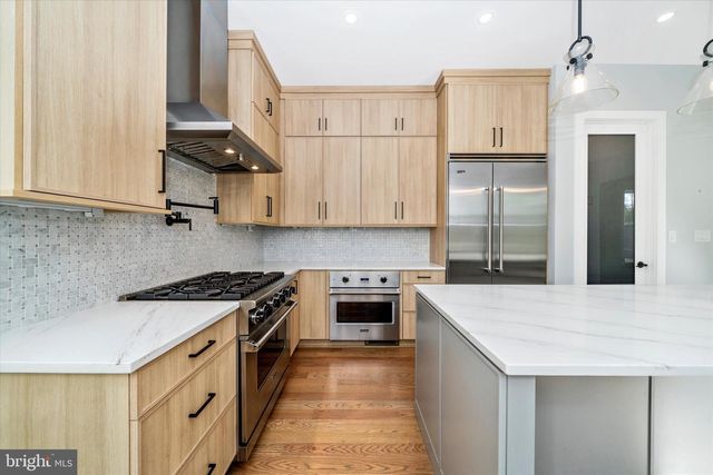 8104 WOODHAVEN BLVD, Bethesda, MD 20817