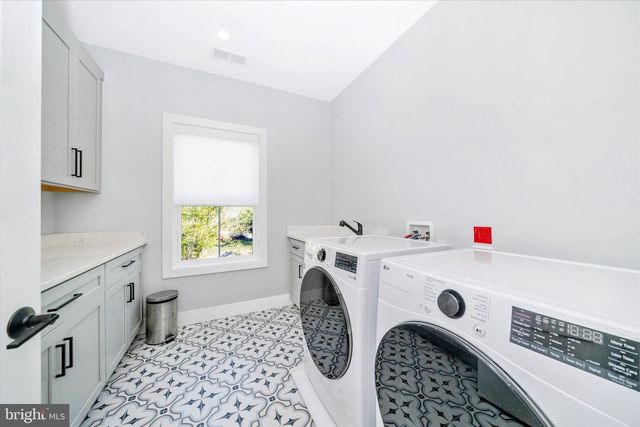 8104 WOODHAVEN BLVD, Bethesda, MD 20817