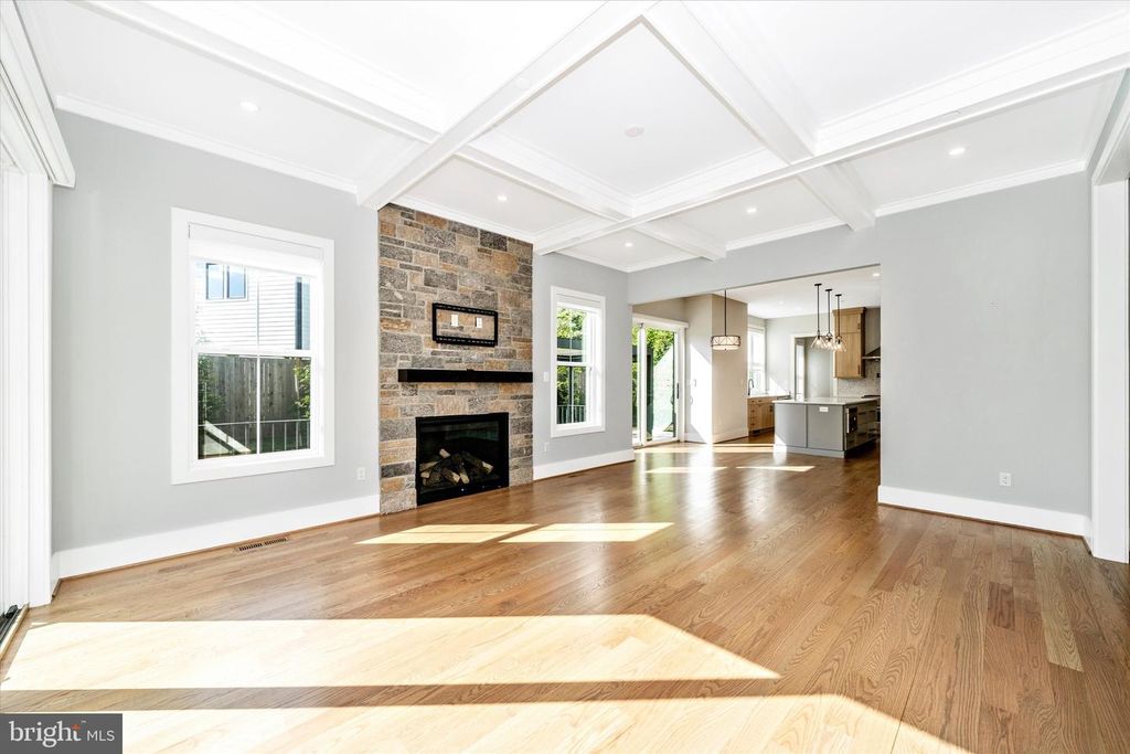 Image 15 of property listing at 8104 WOODHAVEN BLVD, Bethesda, MD 20817