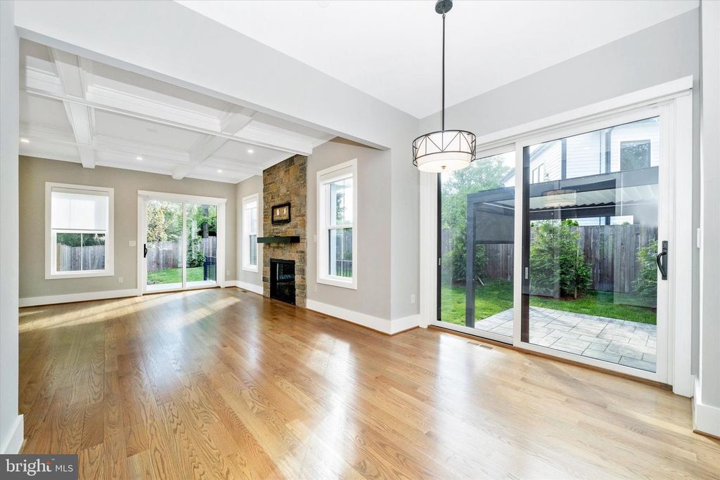 Image 18 of property listing at 8104 WOODHAVEN BLVD, Bethesda, MD 20817