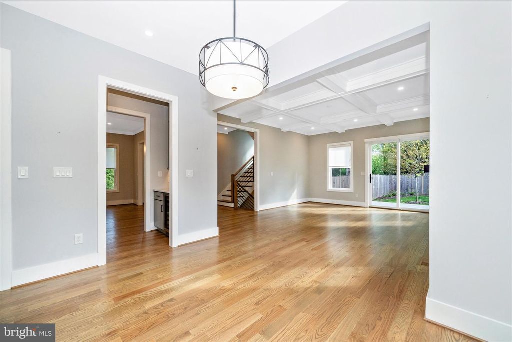 Image 19 of property listing at 8104 WOODHAVEN BLVD, Bethesda, MD 20817