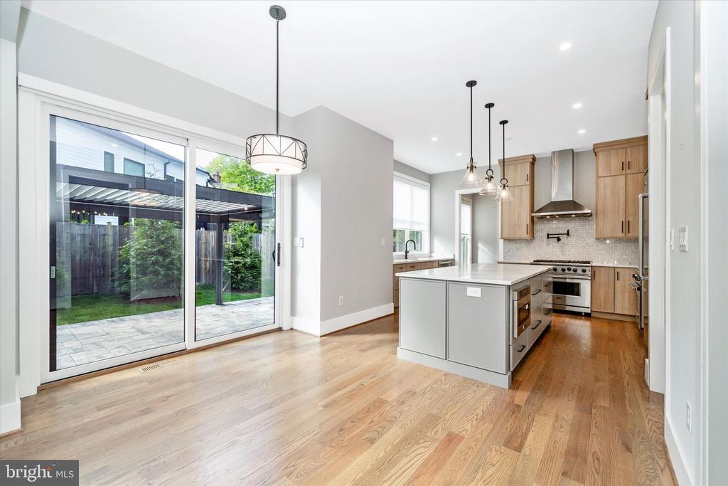 Image 21 of property listing at 8104 WOODHAVEN BLVD, Bethesda, MD 20817