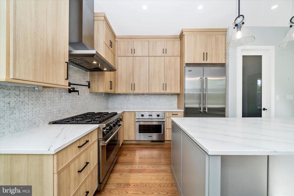 Image 29 of property listing at 8104 WOODHAVEN BLVD, Bethesda, MD 20817