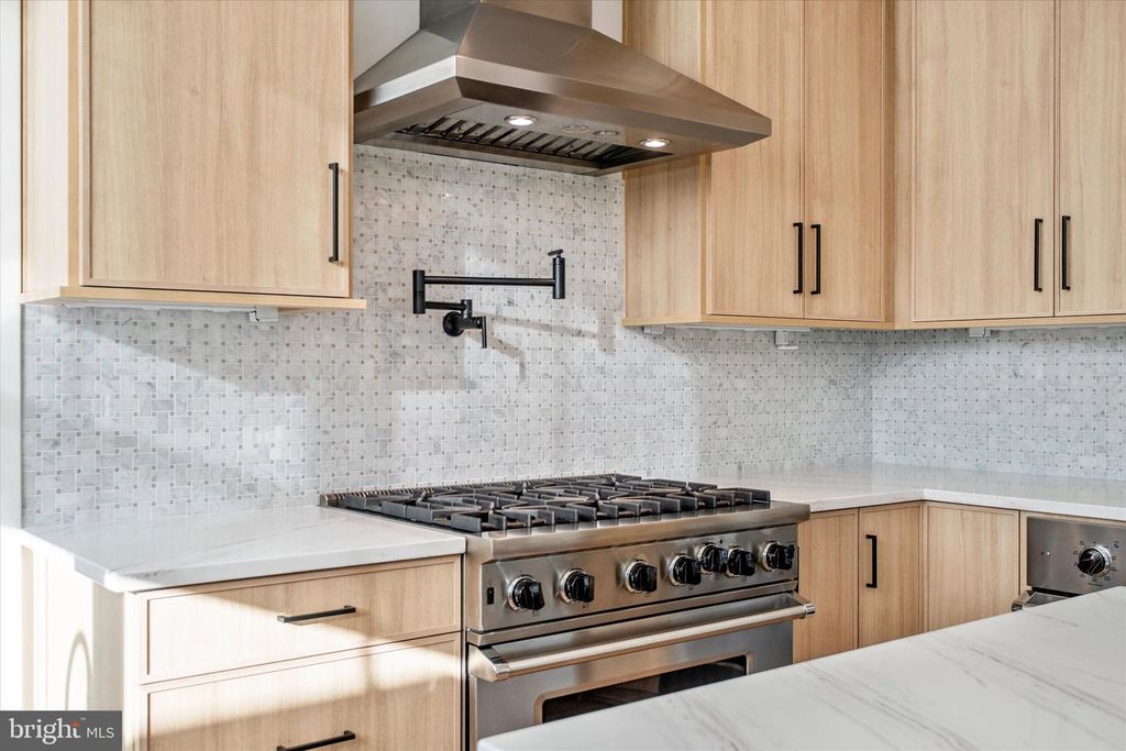 Image 30 of property listing at 8104 WOODHAVEN BLVD, Bethesda, MD 20817