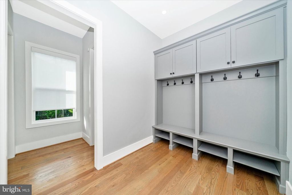 Image 33 of property listing at 8104 WOODHAVEN BLVD, Bethesda, MD 20817