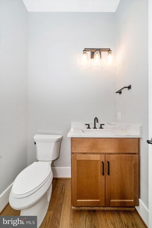 Image 34 of property listing at 8104 WOODHAVEN BLVD, Bethesda, MD 20817