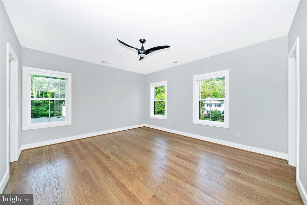 Image 43 of property listing at 8104 WOODHAVEN BLVD, Bethesda, MD 20817