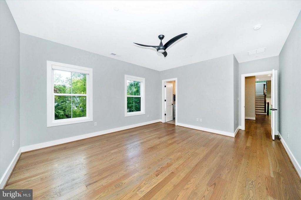 Image 44 of property listing at 8104 WOODHAVEN BLVD, Bethesda, MD 20817