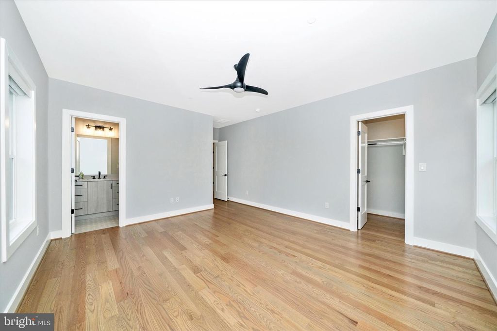 Image 45 of property listing at 8104 WOODHAVEN BLVD, Bethesda, MD 20817