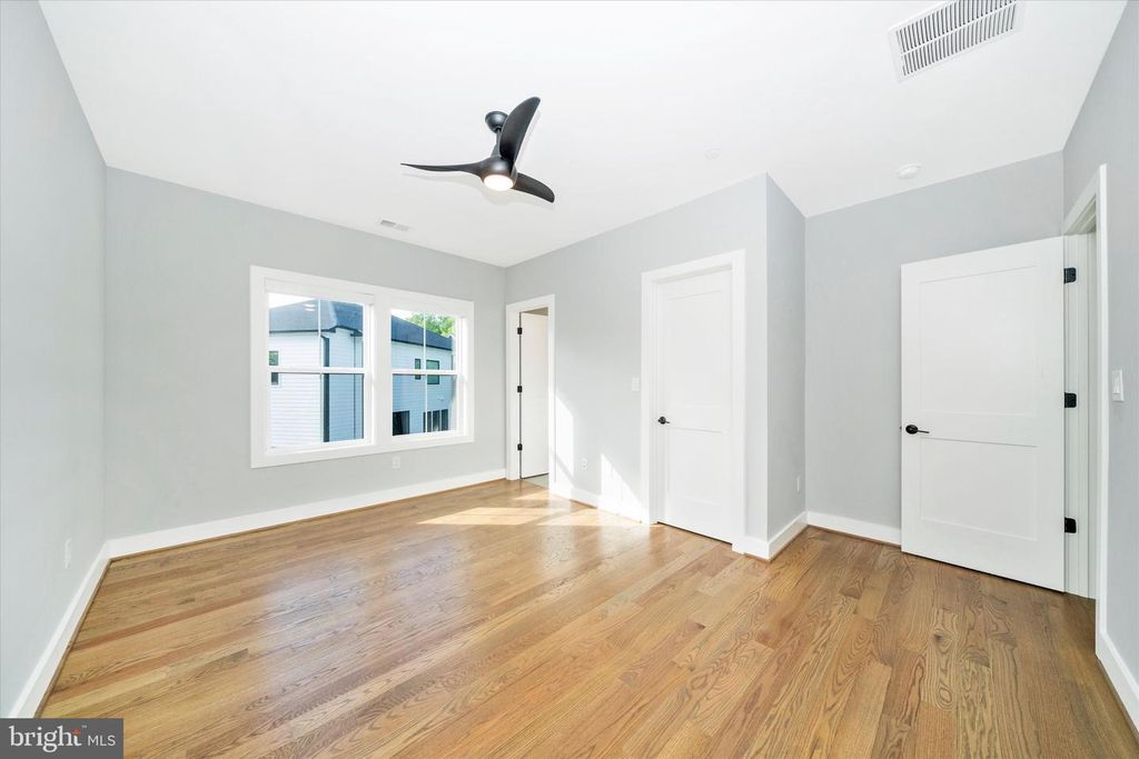 Image 47 of property listing at 8104 WOODHAVEN BLVD, Bethesda, MD 20817