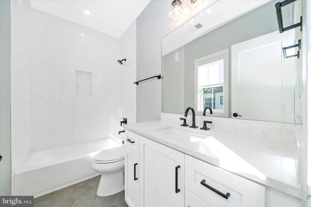 Image 49 of property listing at 8104 WOODHAVEN BLVD, Bethesda, MD 20817