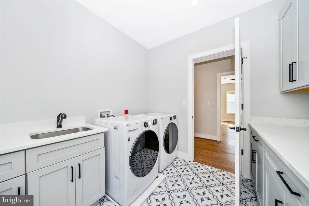 Image 53 of property listing at 8104 WOODHAVEN BLVD, Bethesda, MD 20817