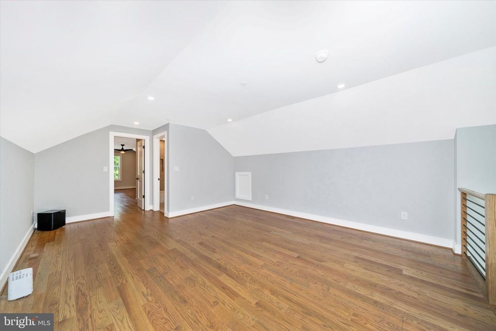 Image 54 of property listing at 8104 WOODHAVEN BLVD, Bethesda, MD 20817