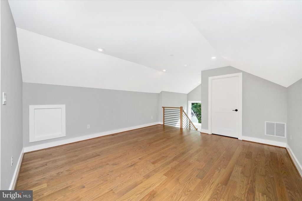 Image 55 of property listing at 8104 WOODHAVEN BLVD, Bethesda, MD 20817