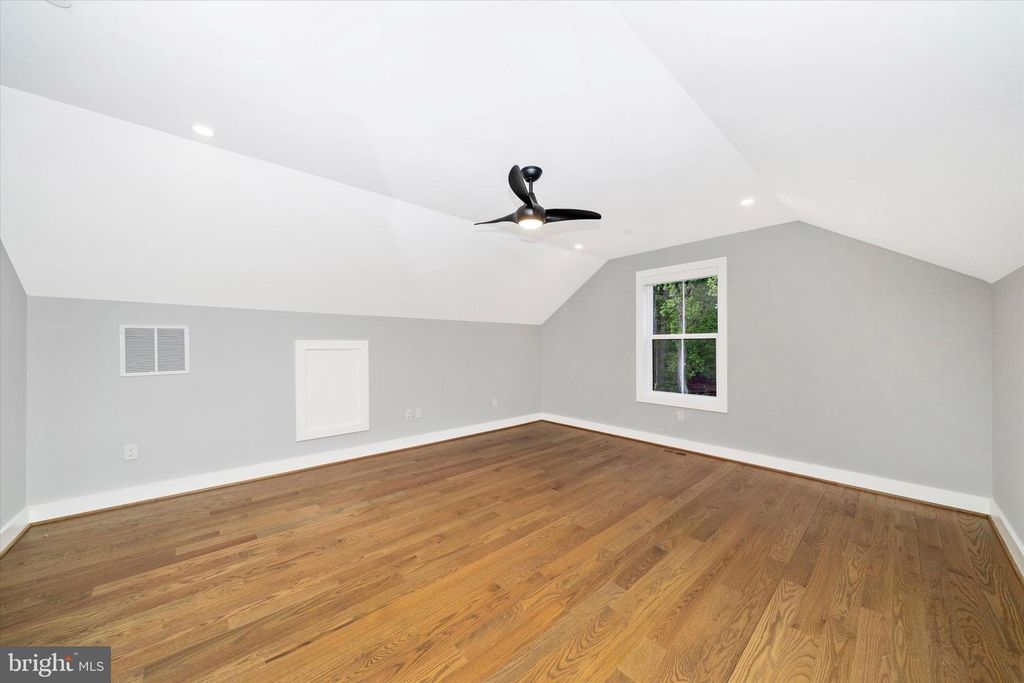 Image 60 of property listing at 8104 WOODHAVEN BLVD, Bethesda, MD 20817