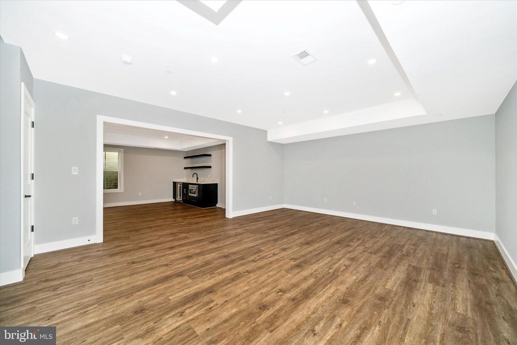 Image 64 of property listing at 8104 WOODHAVEN BLVD, Bethesda, MD 20817