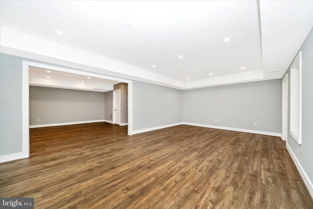 Image 66 of property listing at 8104 WOODHAVEN BLVD, Bethesda, MD 20817