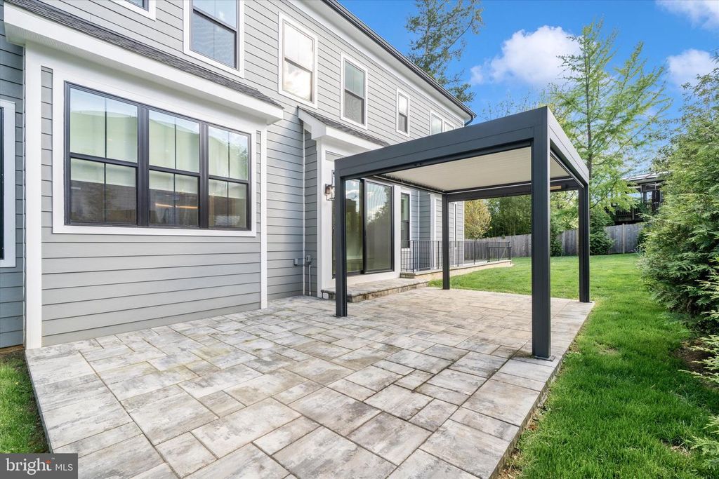 Image 75 of property listing at 8104 WOODHAVEN BLVD, Bethesda, MD 20817