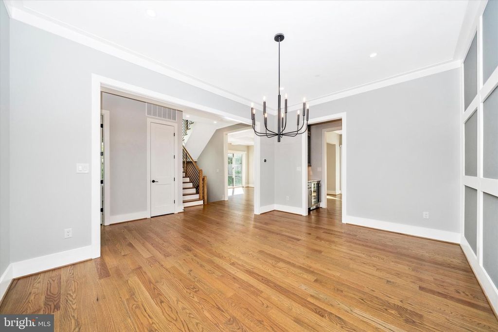 Image 9 of property listing at 8104 WOODHAVEN BLVD, Bethesda, MD 20817