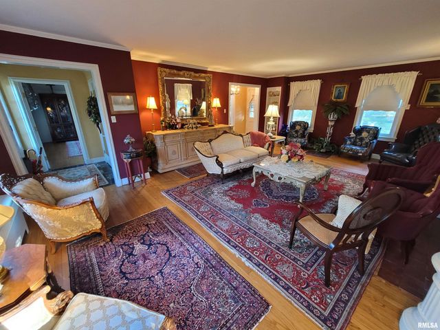 321 W Boone Street, Salem, IL 62881