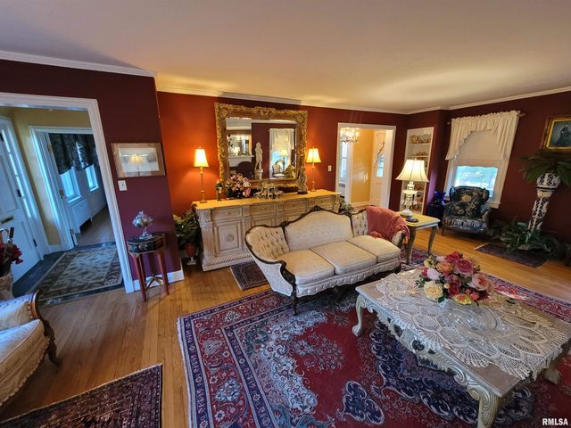 321 W Boone Street, Salem, IL 62881