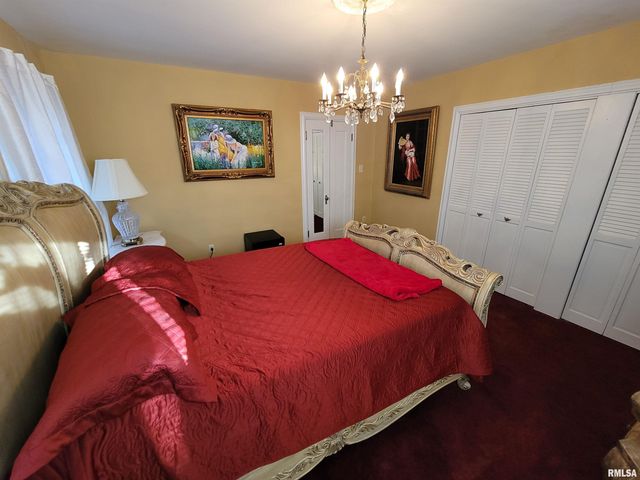 321 W Boone Street, Salem, IL 62881