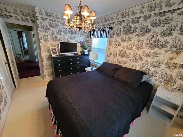 321 W Boone Street, Salem, IL 62881