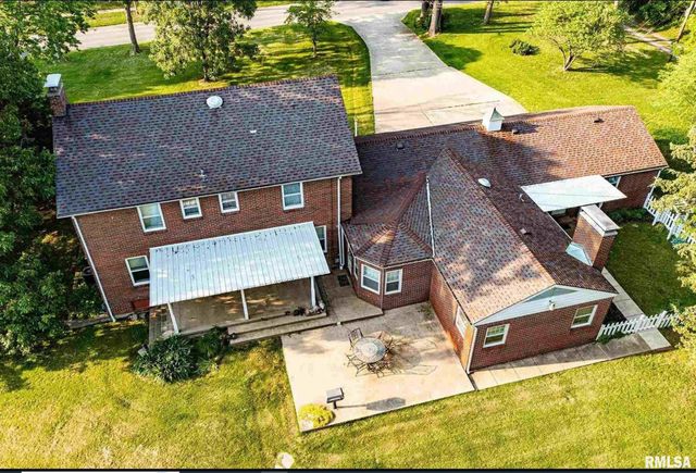 321 W Boone Street, Salem, IL 62881