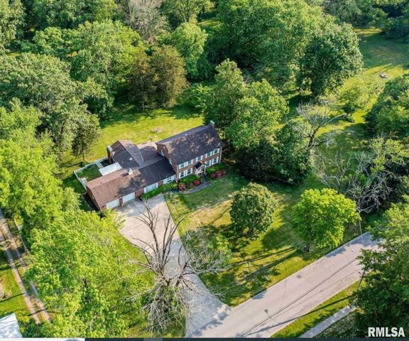 321 W Boone Street, Salem, IL 62881