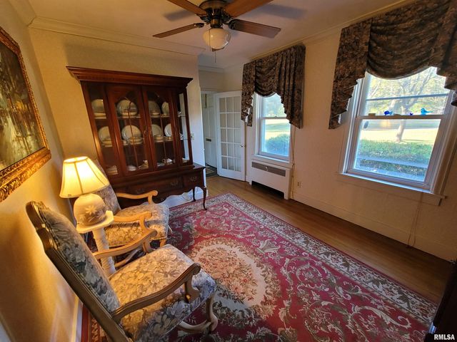 321 W Boone Street, Salem, IL 62881