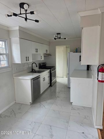 14 Nathan Avenue, Manchester, NJ 08759