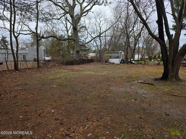 14 Nathan Avenue, Manchester, NJ 08759