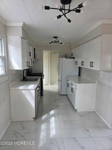 14 Nathan Avenue, Manchester, NJ 08759