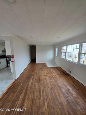 14 Nathan Avenue, Manchester, NJ 08759