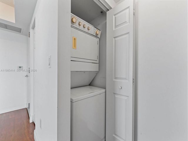 3232 SW 22nd Ter 1609, Miami, FL 33145