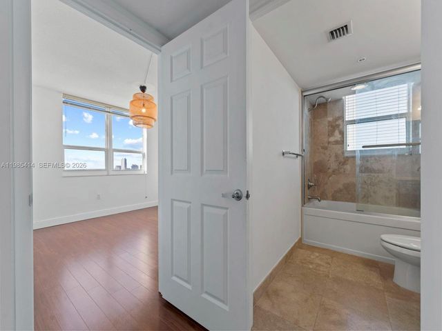 3232 SW 22nd Ter 1609, Miami, FL 33145