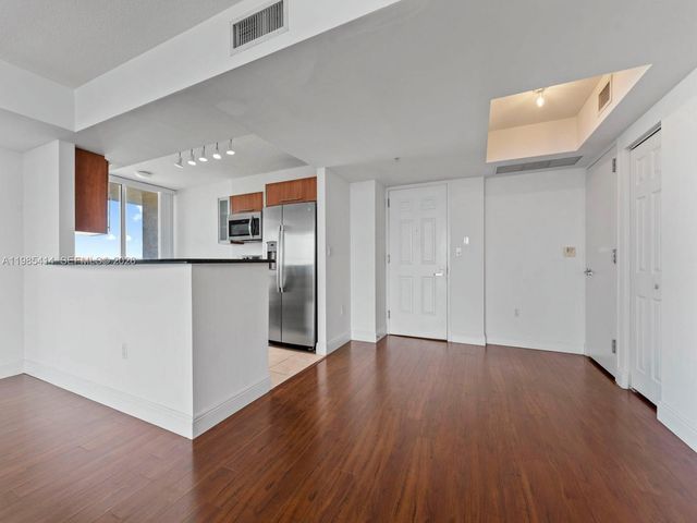 3232 SW 22nd Ter 1609, Miami, FL 33145