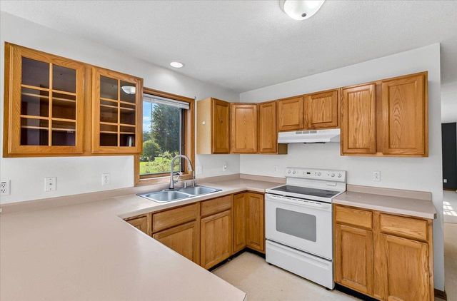 200 Dentaria Drive, Cottage Grove, WI 53527