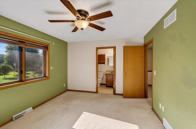 200 Dentaria Drive, Cottage Grove, WI 53527