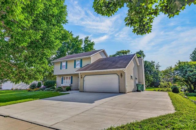 200 Dentaria Drive, Cottage Grove, WI 53527