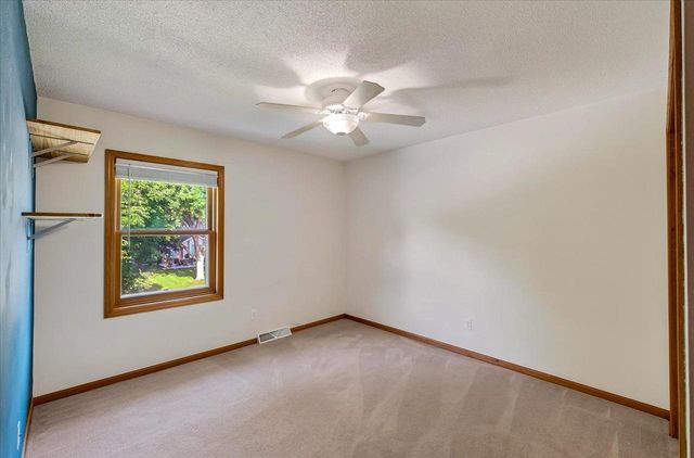 200 Dentaria Drive, Cottage Grove, WI 53527