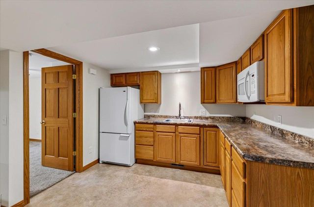 200 Dentaria Drive, Cottage Grove, WI 53527